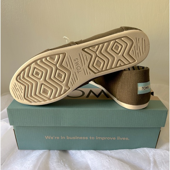 Toms Women’s Size 10 Alpargata Military Olive - Picture 2 of 4